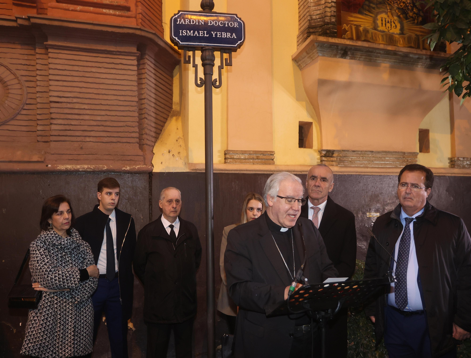 Nueva rotulación del Jardín del Doctor Ismael Yebra