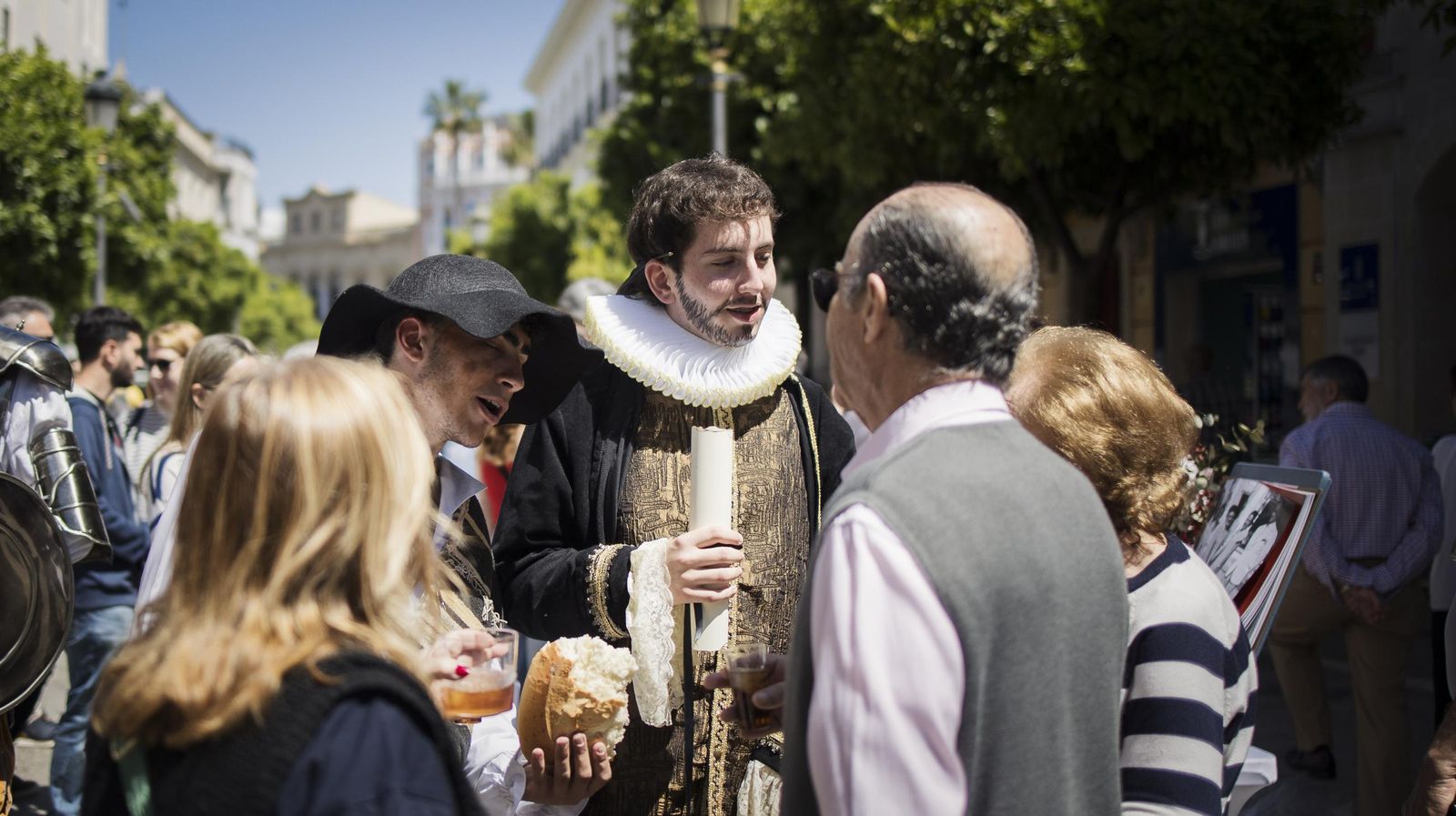 Motos, vino y literatura: búscate en el ambiente del centro de Jerez el sábado del Gran Premio de Jerez 2025