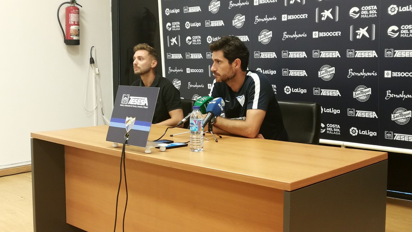 Víctor, antes de iniciar la rueda de prensa.