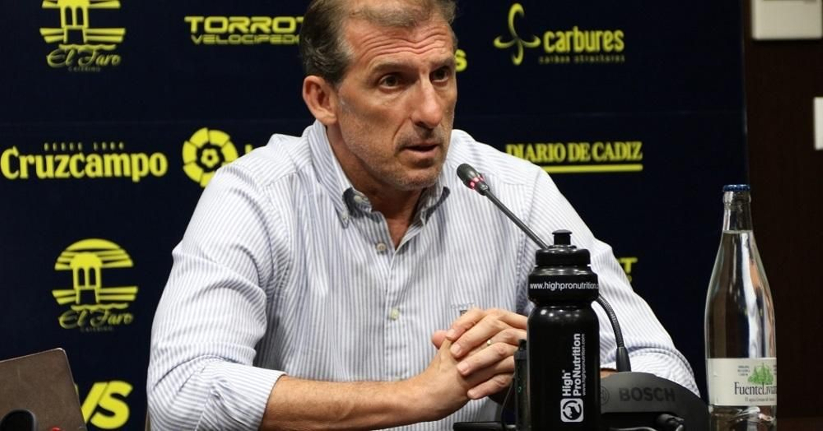 Óscar Arias, durante una comparecencia ante los medios.