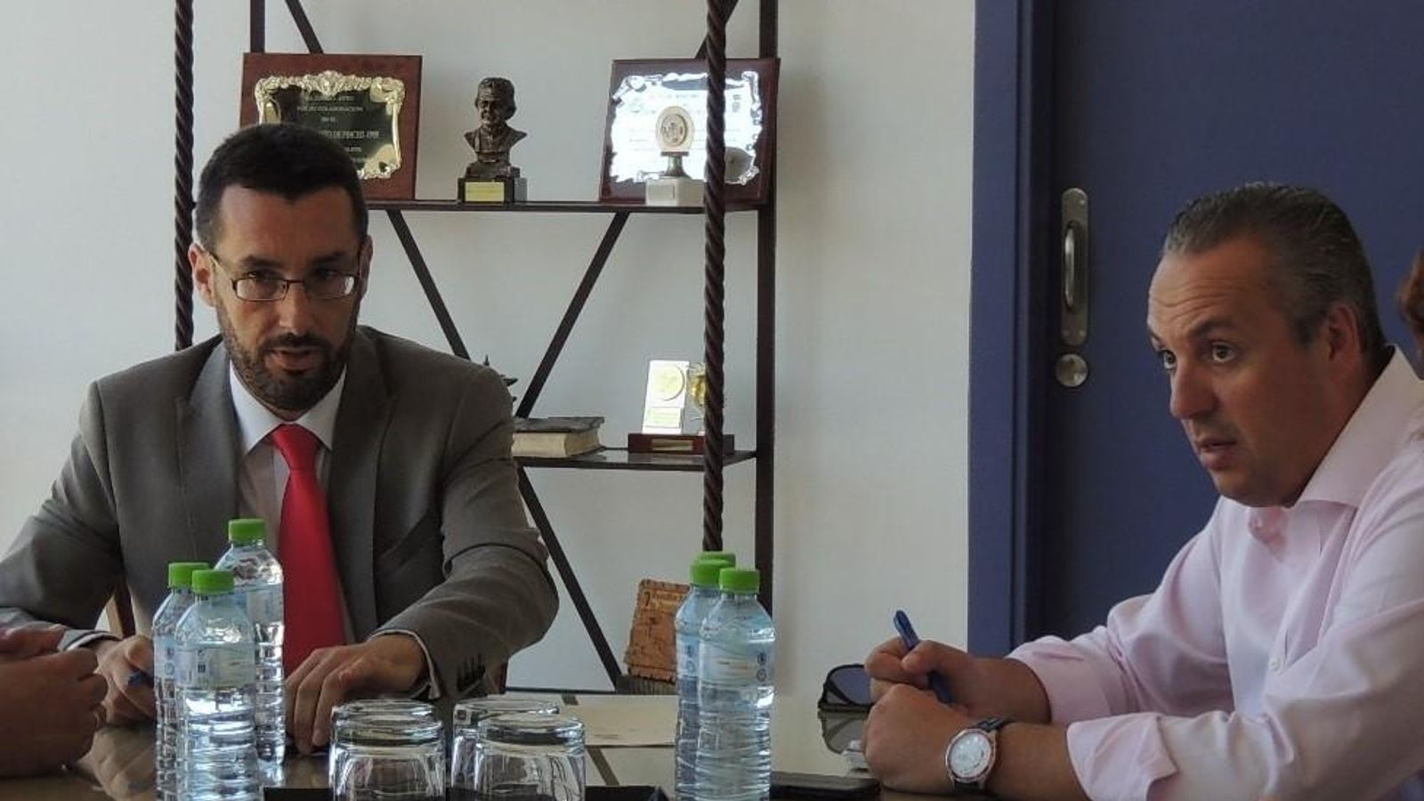 Juan Franco, alcalde de La Línea, con su ex socio, el ex presidente socialista de Diputación, Juan Carlos Ruiz Boix. En esta legislatura se alió con el PP.