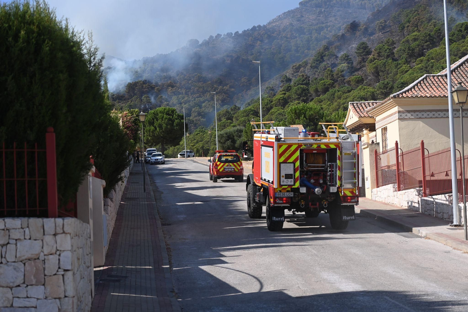 Las fotos de la lucha contra el fuego en Pinos de Alhaurín