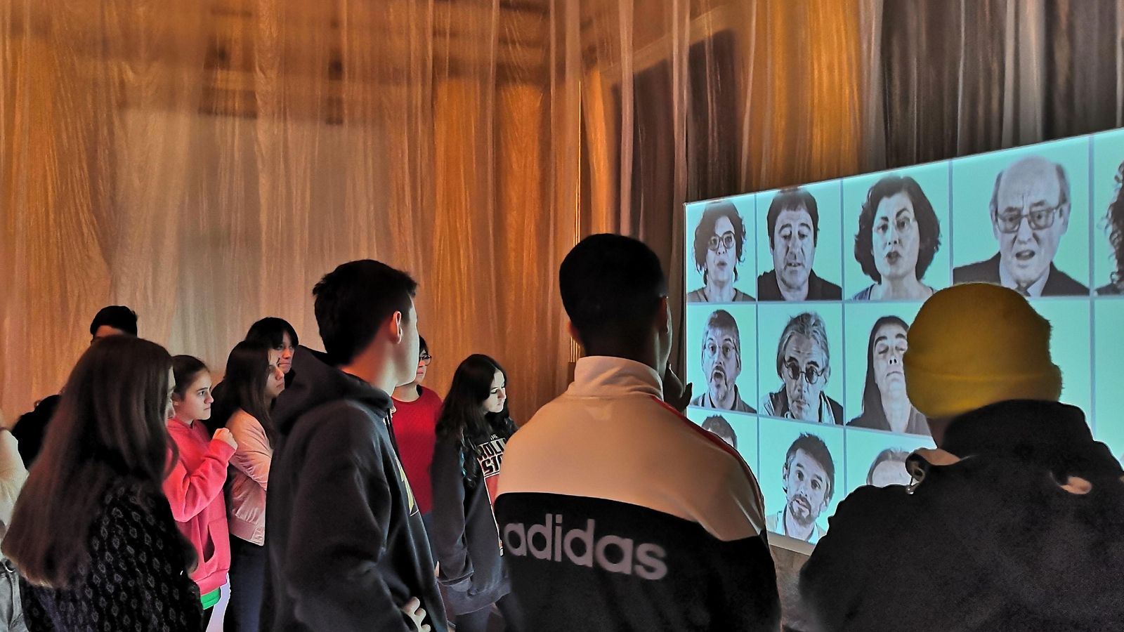 Dirigido a maestros, profesores, artistas y profesionales de la cultura y las artes, contará con 15 horas de formación presencial que se desarrollará en el Teatro Alameda, el Espacio Santa Clara y el Centro Cívico las Sirenas.