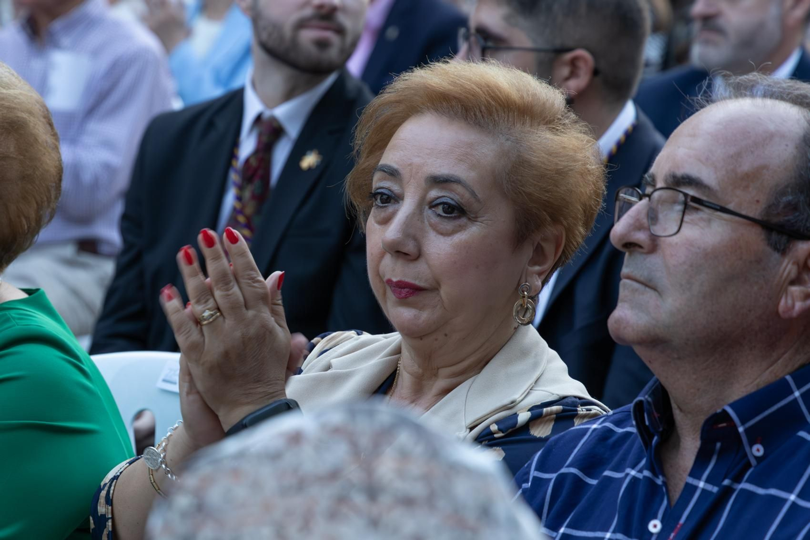 Santa Ana, patrona de Torredelcampo, recibe el bastón de mando como Alcaldesa Perpetua.