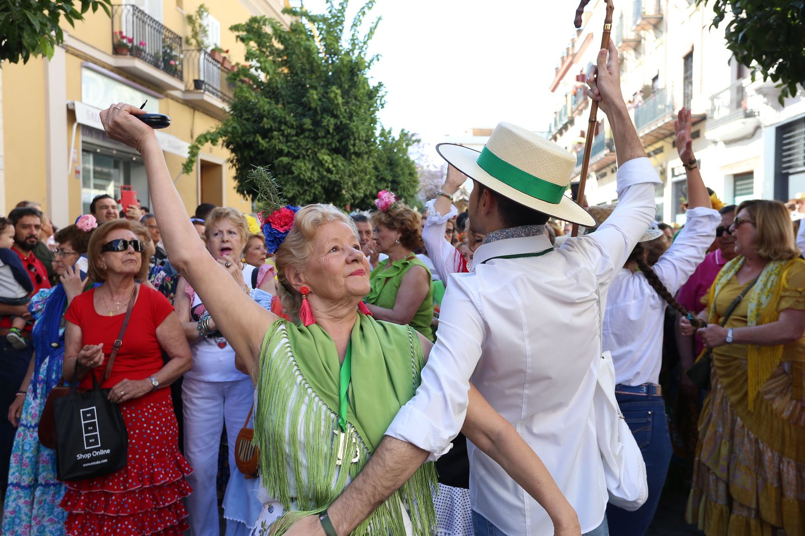 Salida de la Hermandad del Rocío de Triana