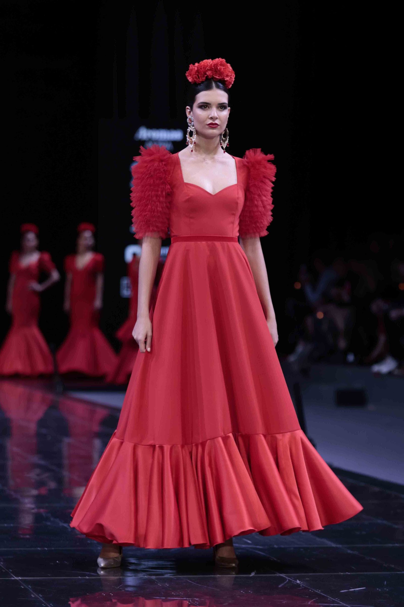 Desfile de Pilar Rubio en SIMOF de 2024, todas las fotos