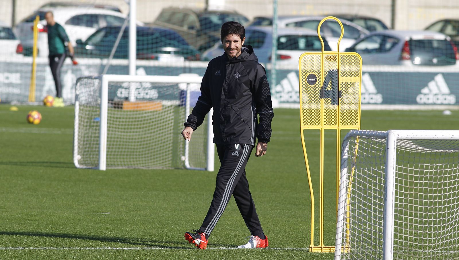Víctor Sánchez del Amo sonríe durante un entrenamiento realizado en la ciudad deportiva.