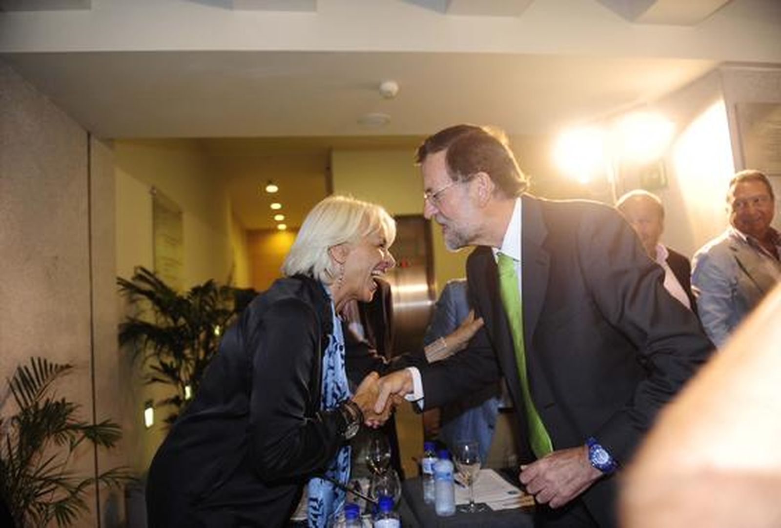 La cúpula del PP, con Mariano Rajoy que presidió el encuentro mantenido ayer en La Isla con los empresarios

Foto: Elias Pimentel