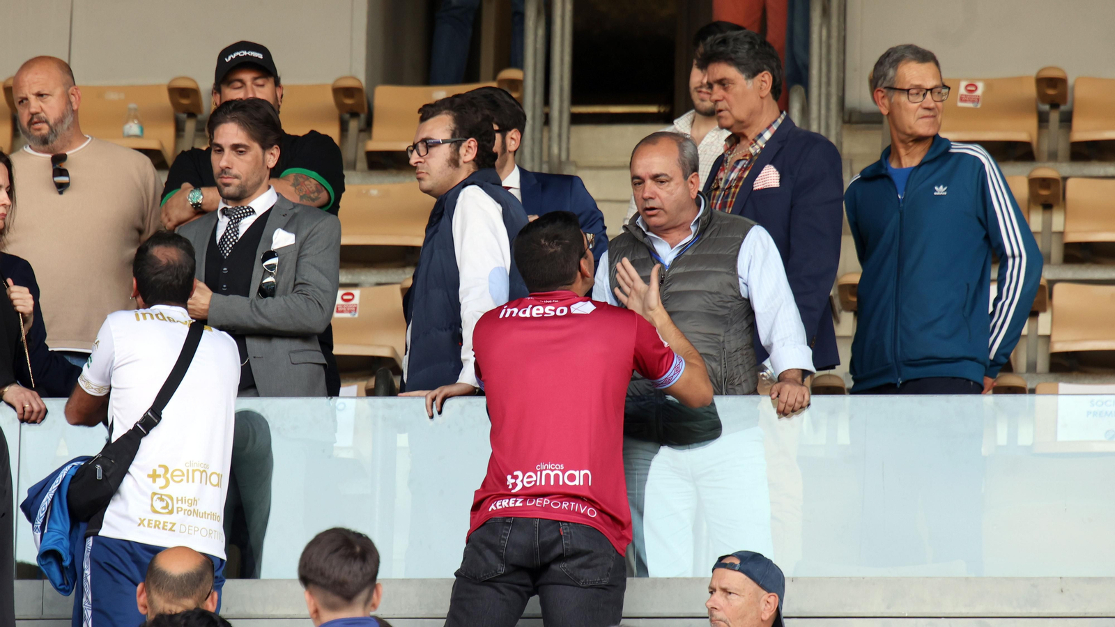 Bronca y tensión al final del Xerez DFC-Recreativo Granada