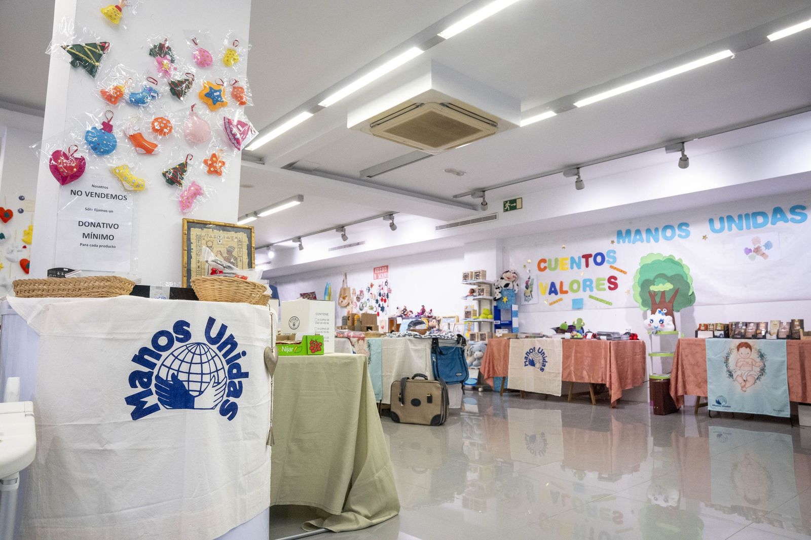 Un mercadillo que late por los demás: la solidaridad toma el Paseo de Almería
