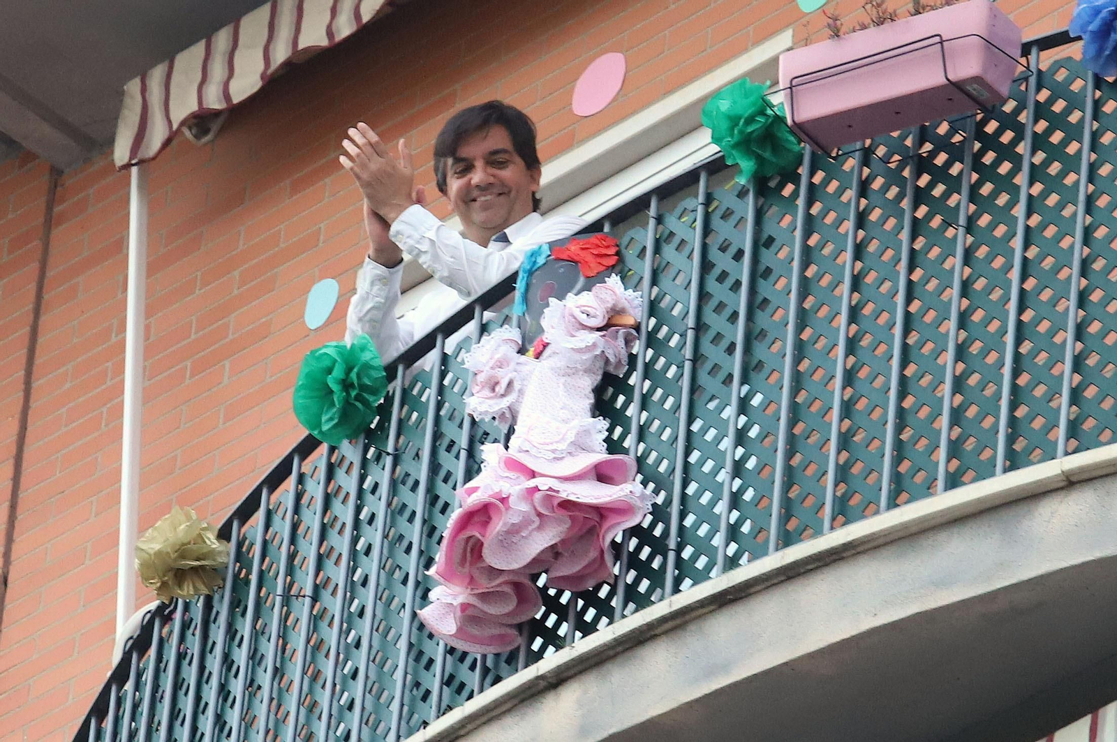 Imágenes de los aplausos de la calle Fenicios