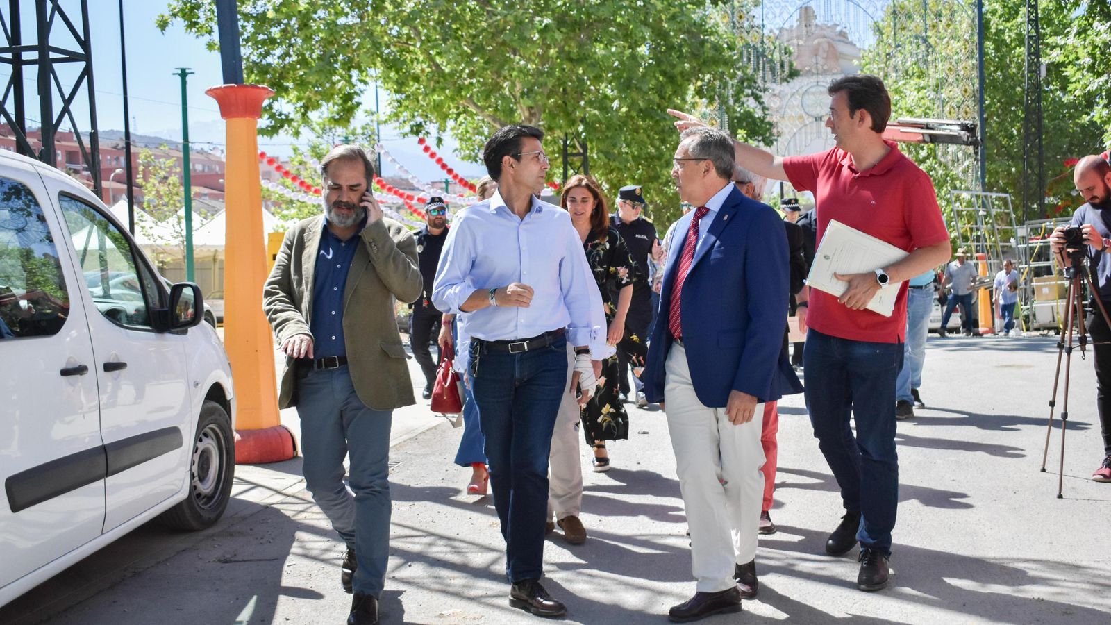 El alcalde, de visita en el ferial.