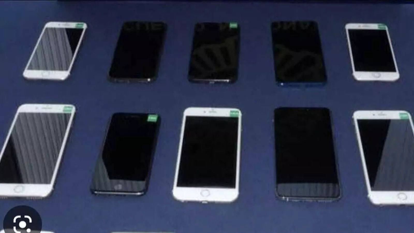 Una tanda de móviles interceptados en la cárcel de Algeciras.