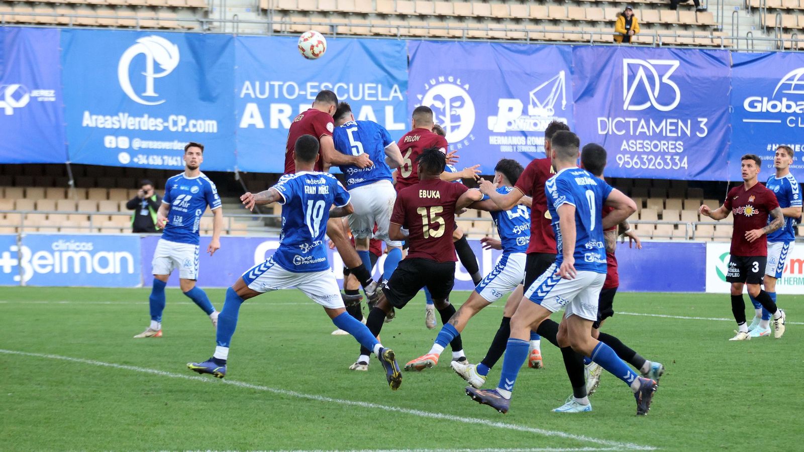 Imágenes del Xerez DFC contra el Águilas FC