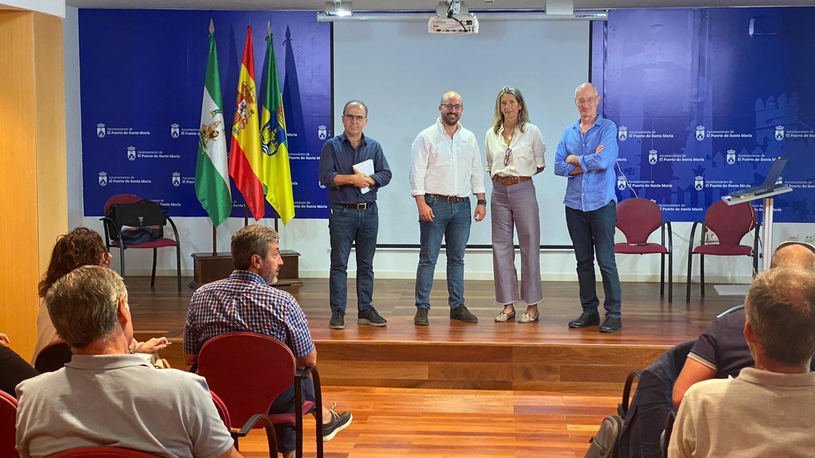 Una de las reuniones con los representantes de las ARGs afectadas.