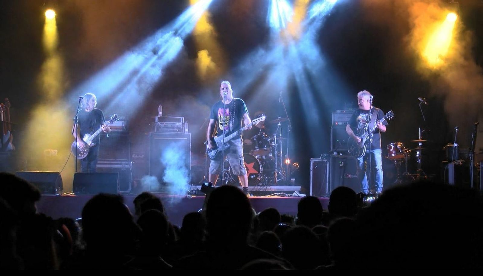 Actuación de Reincidentes durante el Rock D´Akí 2019