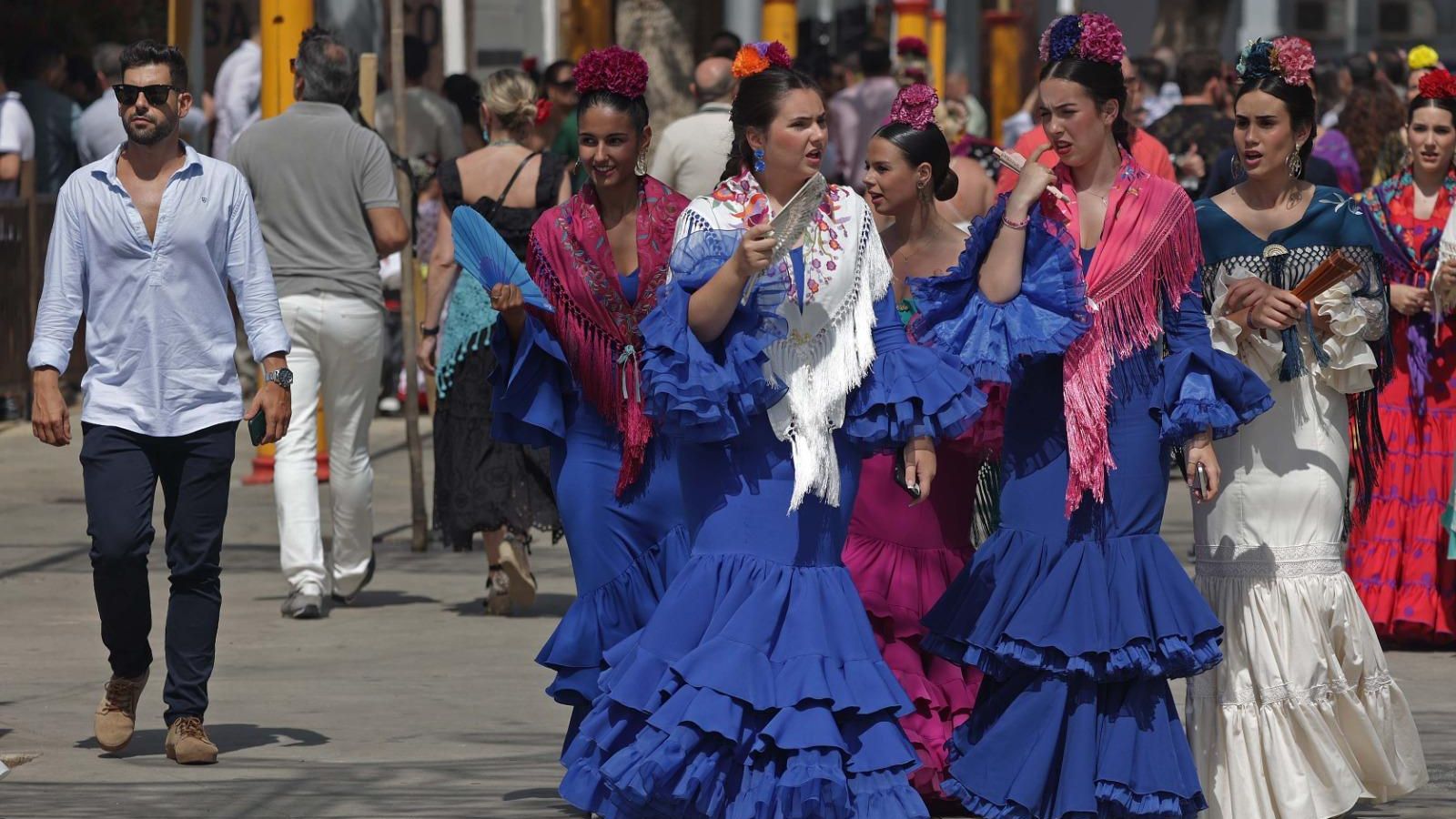 Ambiente en una de las calles del Real. Ambiente en una de las calles del Real.