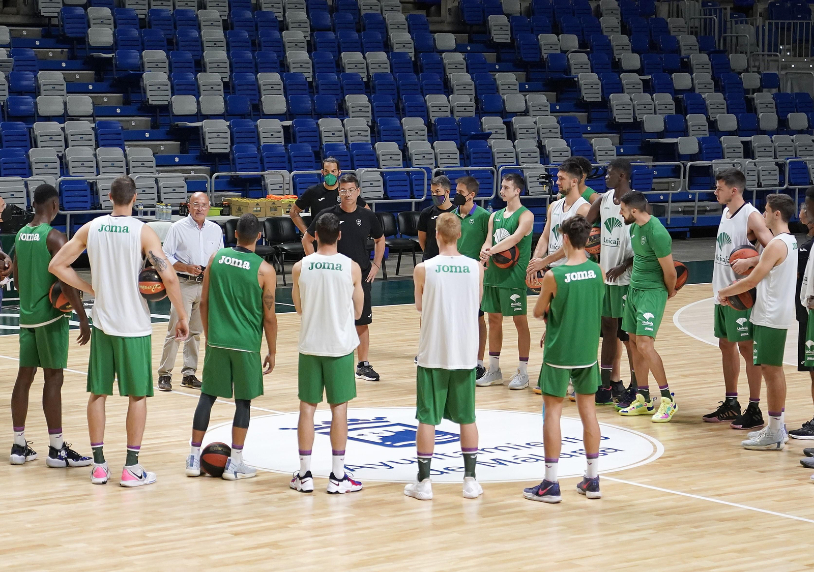 Fotos: el primer día de pretemporada del Unicaja en el Carpena Fotos: el primer día de pretemporada del Unicaja en el Carpena