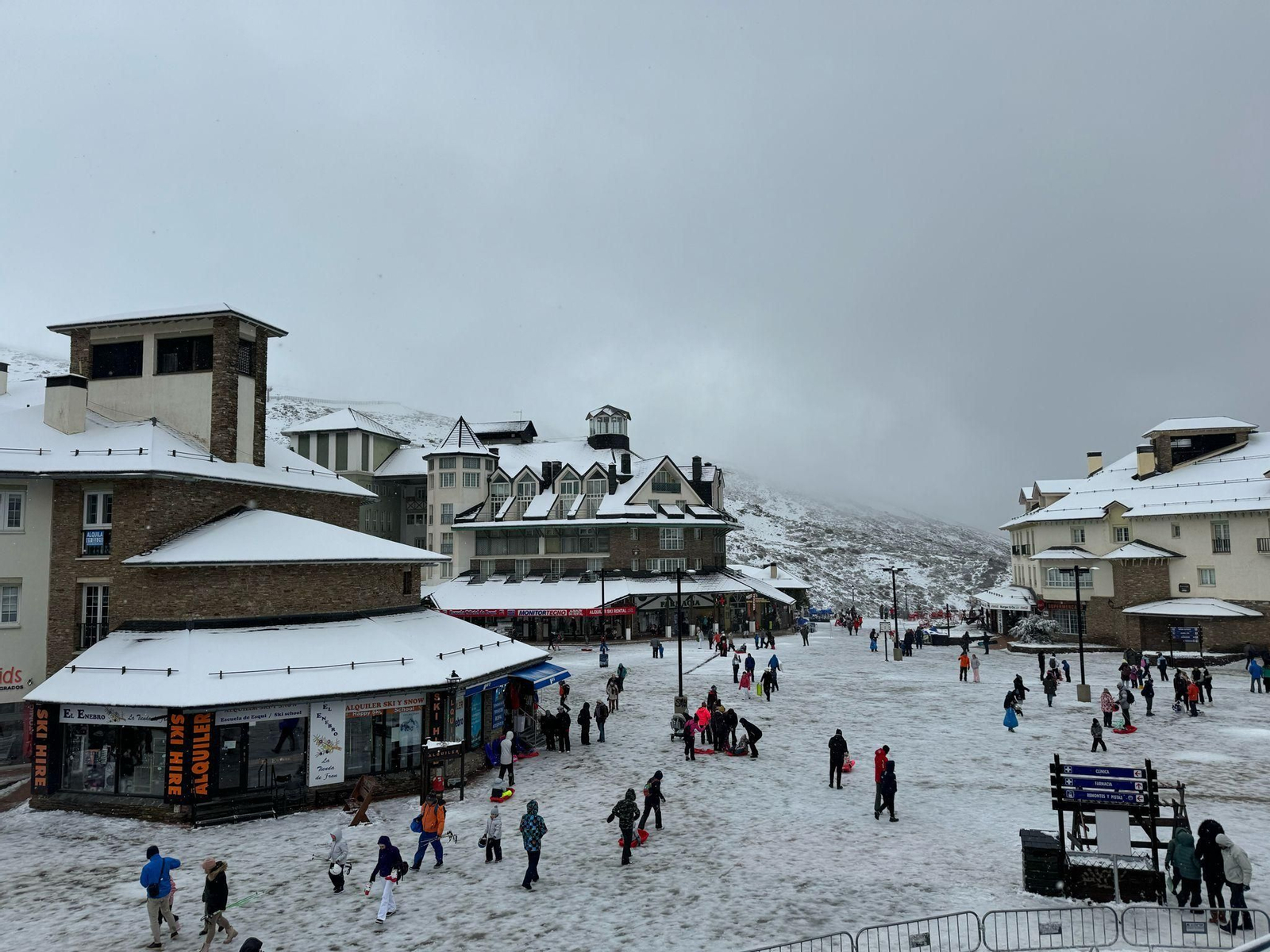 Fotos: la nieve que por fin deja blanca Sierra Nevada