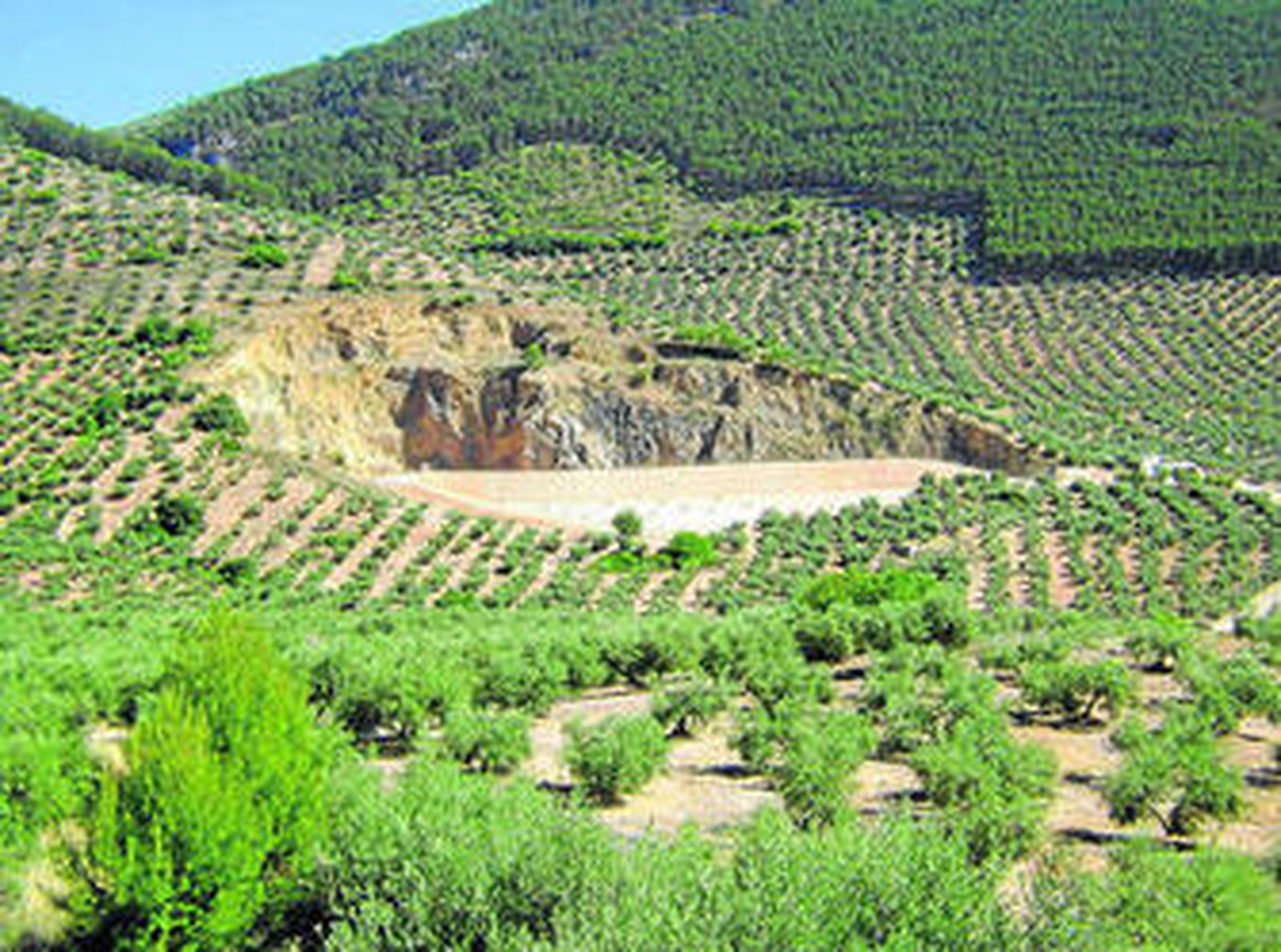 Holcim transforma una escombrera en una zona recreativa en Jaén