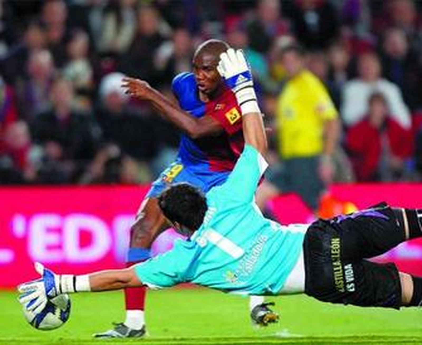 Eto'o fue un incordio constante para la meta de Asenjo, al que batió en cuatro ocasiones.