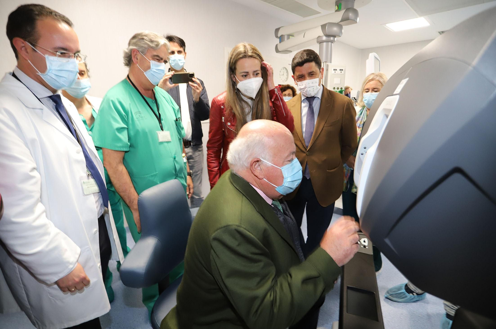 Jesús Aguirre, consejero de Salud, en Huelva.