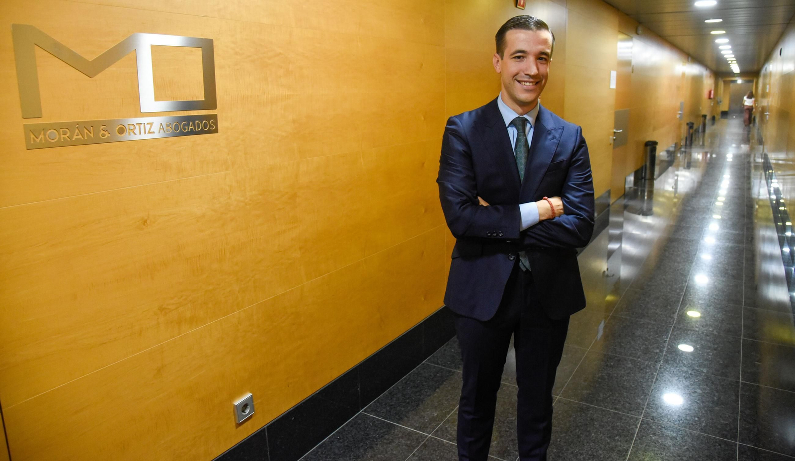 Juan Manuel Lorente en el despacho Morán & Ortiz