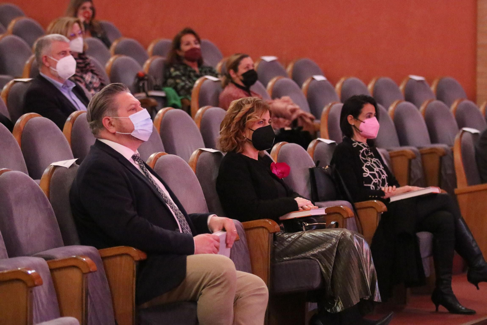 Fotogalería Diario de los Libros, con Marta Robles y su obra 'Pasiones carnales'