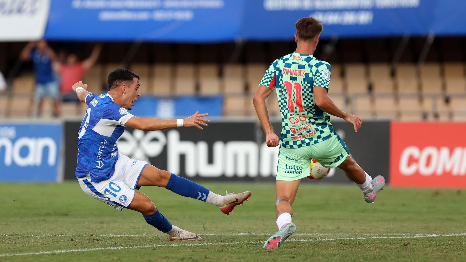 Imágenes del Xerez DFC contra el Yeclano Deportivo en Chapín