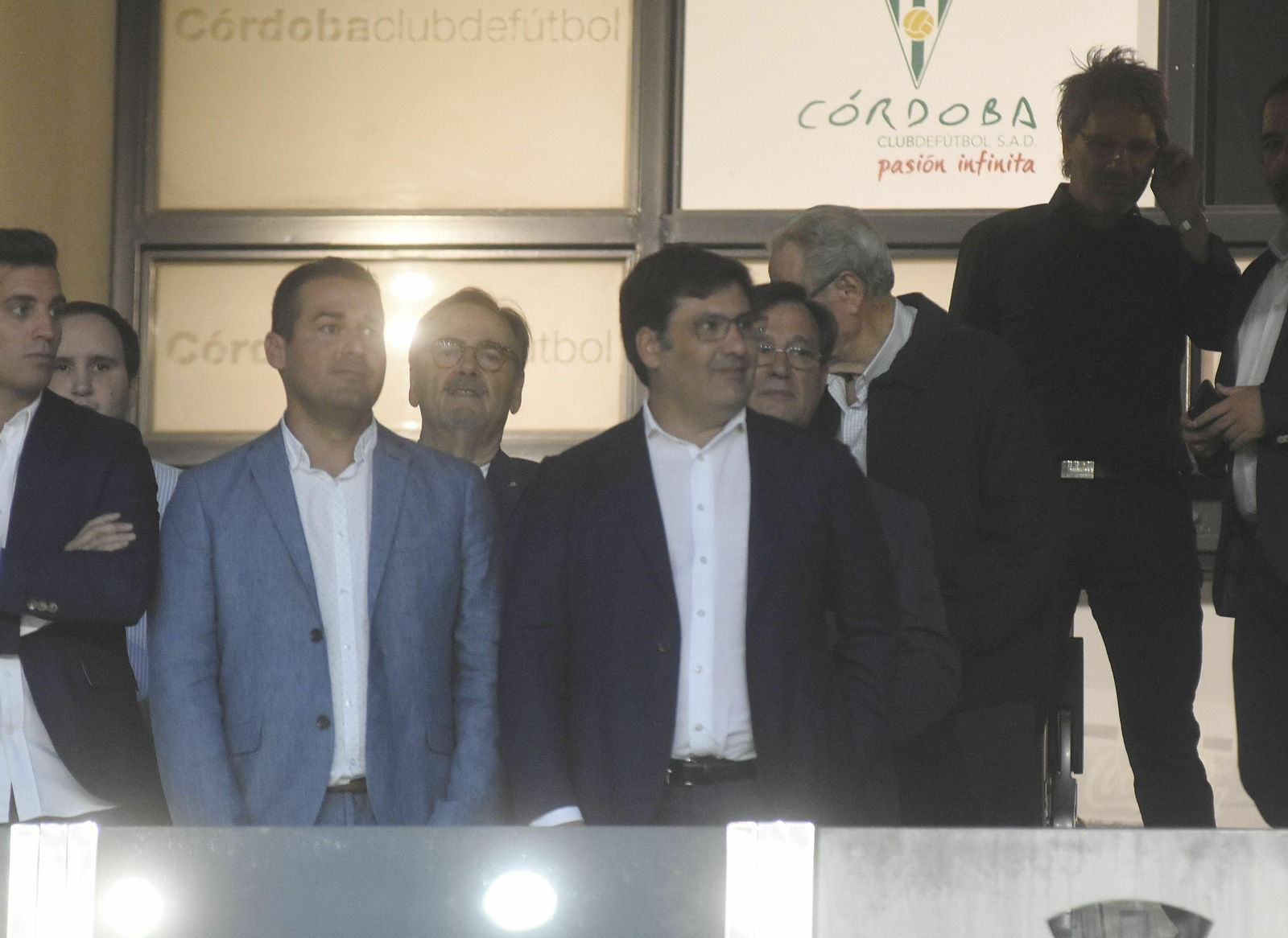 Jesús León, junto al presidente de la RFAF, Pablo Lozano, en el palco durante el partido ante el Rayo. Jesús León, junto al presidente de la RFAF, Pablo Lozano, en el palco durante el partido ante el Rayo.