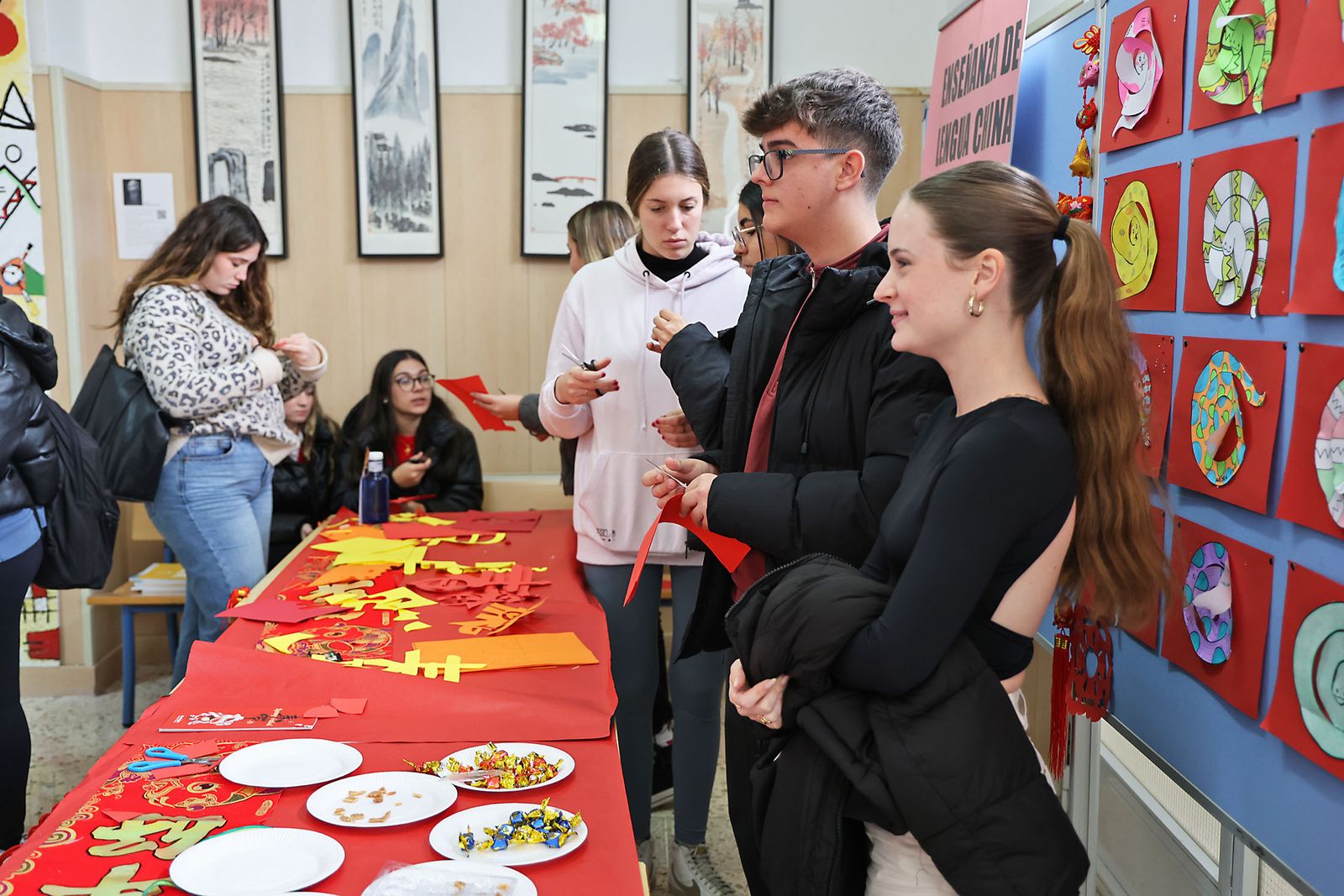 Imágenes de la celebración del Año Nuevo Chino de los alumnos del IES Diego de Guzmán y Quesada (el antiguo Femenino)