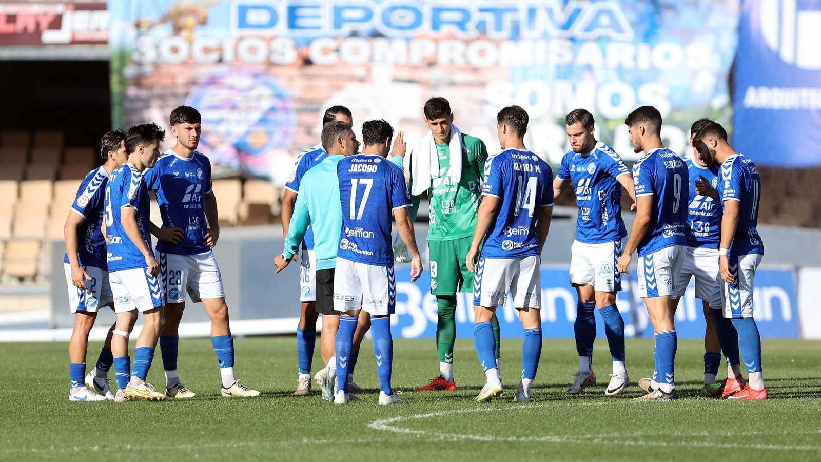 Imágenes del Xerez DFC contra el Don Benito en Chapín