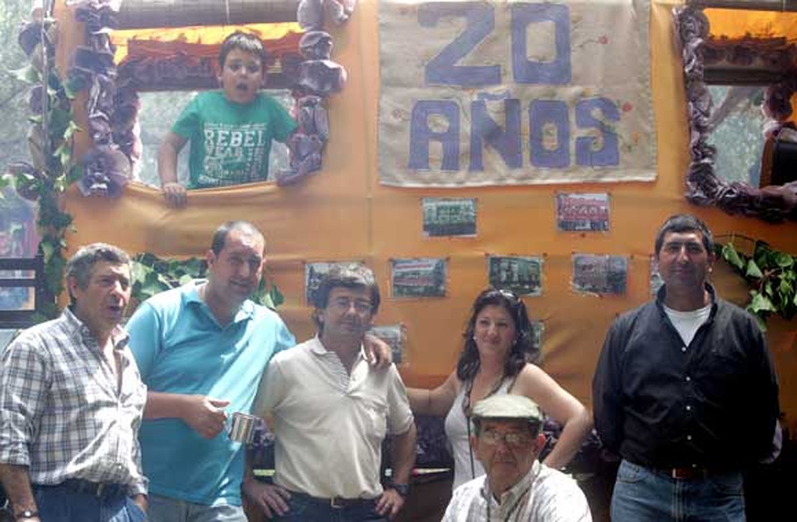 El almuerzo campestre marca la jornada en la Montera del Torero. La hermandad agradece la cada vez mayor afluencia de personas a la misa en honor al patrón./Fotos:José María Quiñones