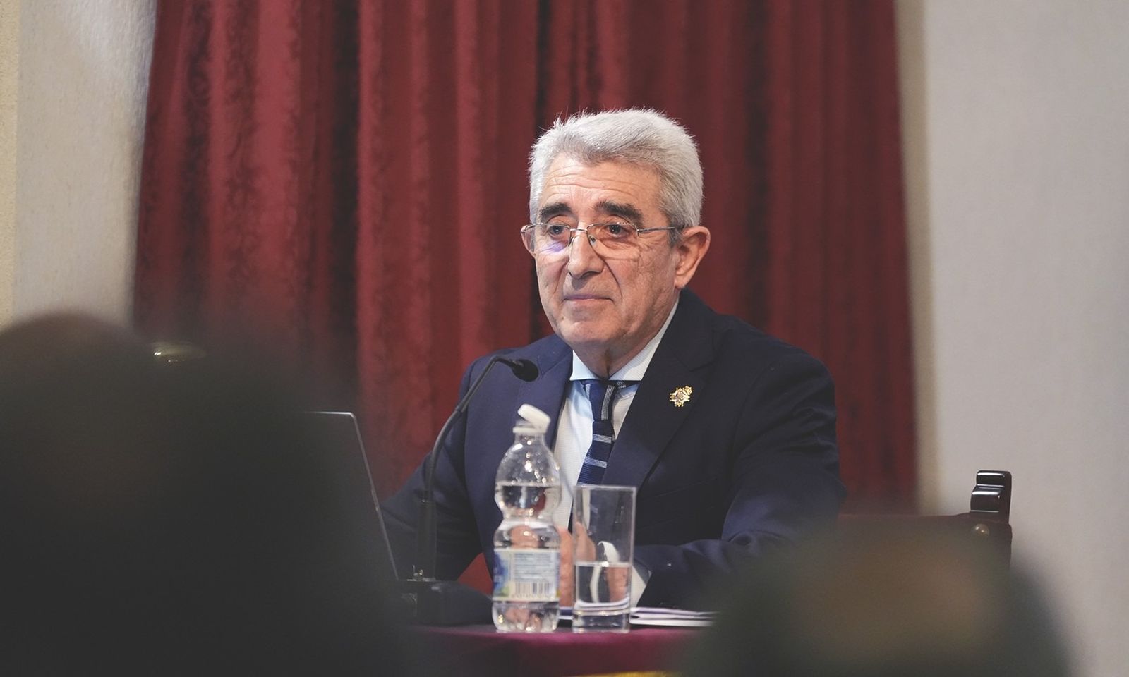 El doctor jerezano Francisco Valenzuela, durante su conferencia en la Academia de San Dionisio