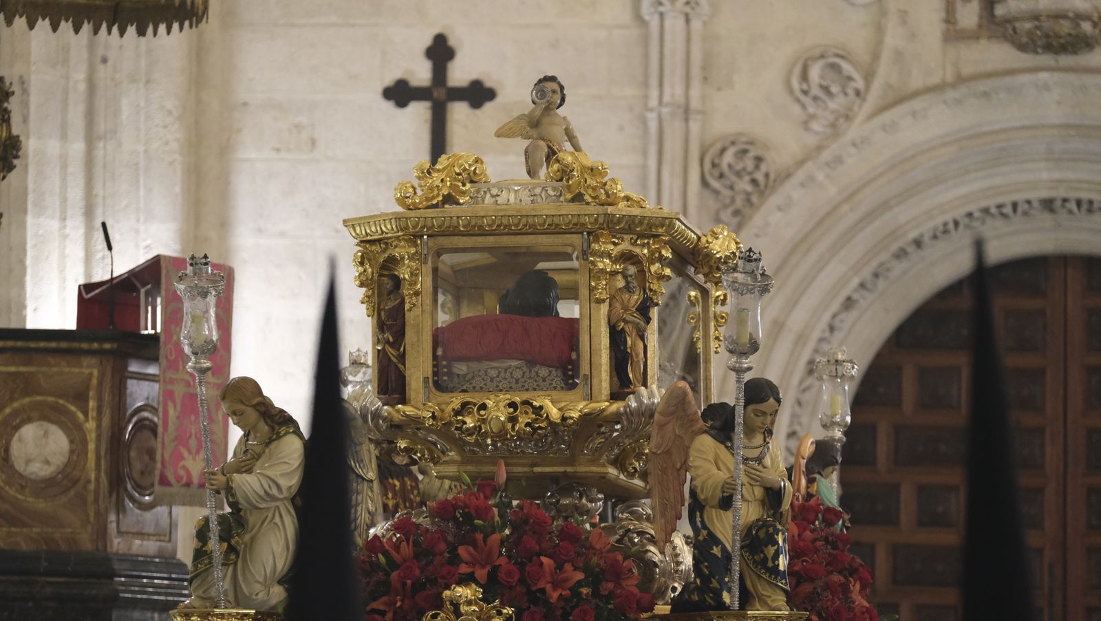 Procesión del Santo Entierro en Almería, en imágenes.