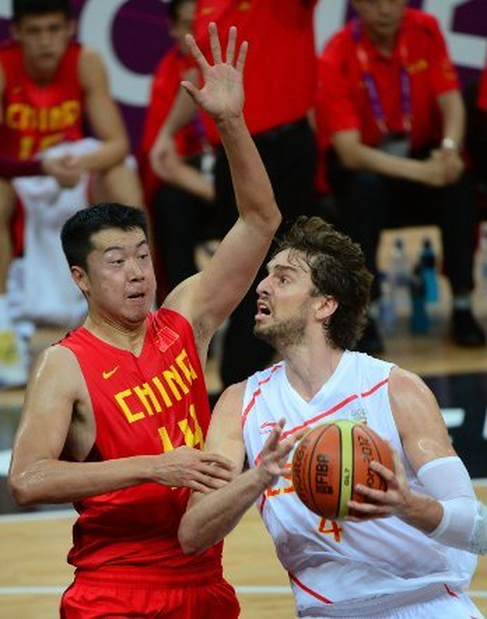 España gana a China y piensa en el futuro (97-81)