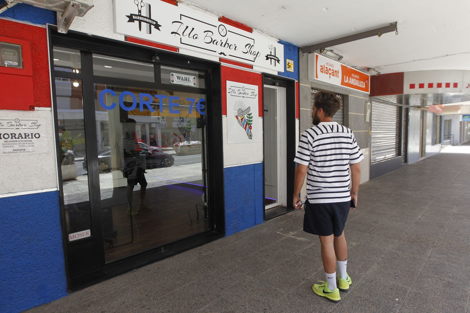 Fotografías primer día de peluquerías en coronavirus-COVID-19. Almería