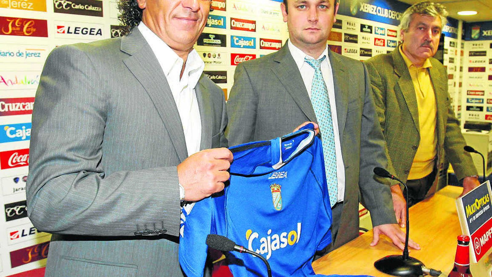 Gorosito, en su presentación junto a Souza y Rafael Mateos.