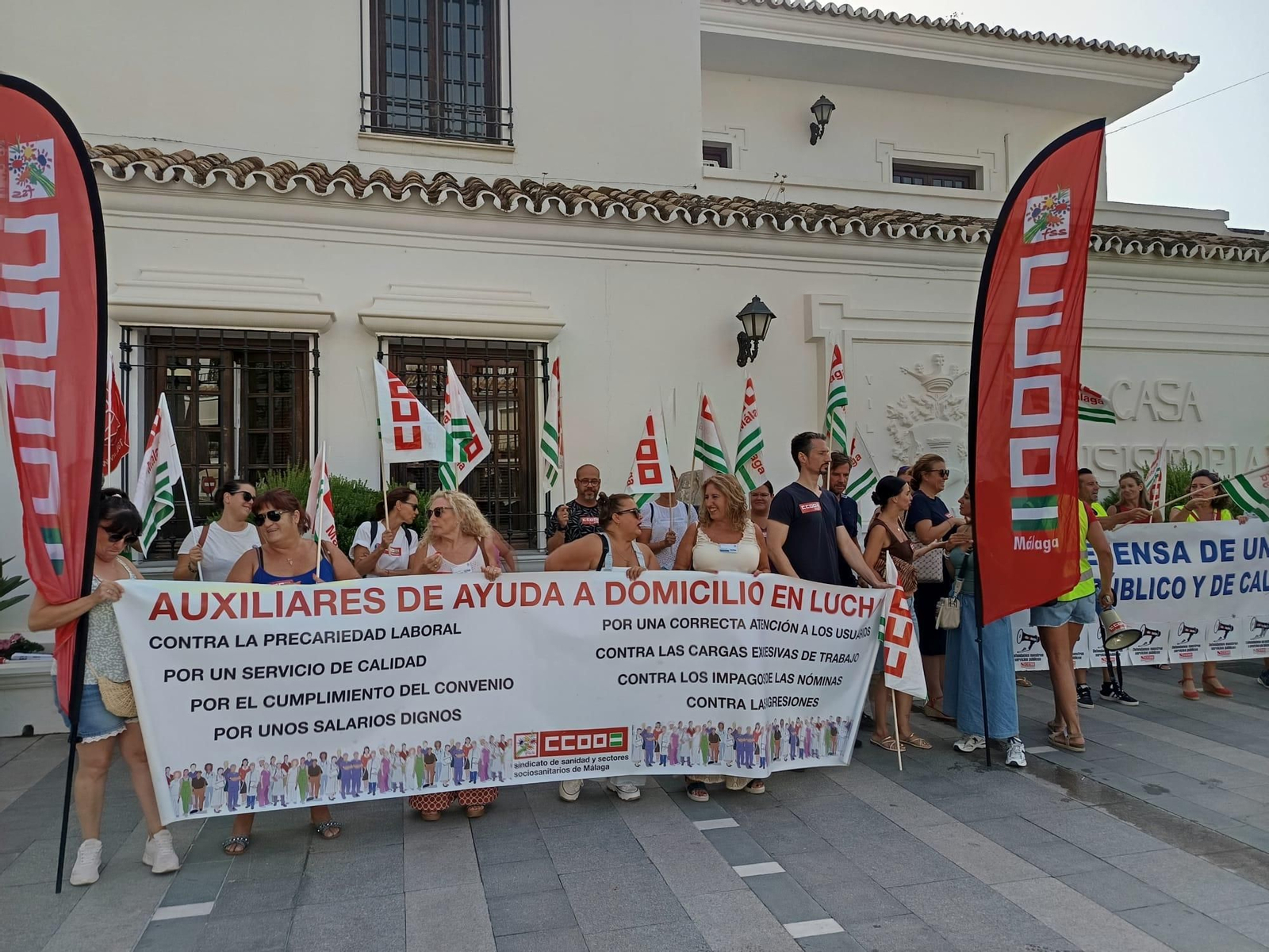 La concentración de las trabajadoras del servicio de Ayuda a Domicilio (SAD).