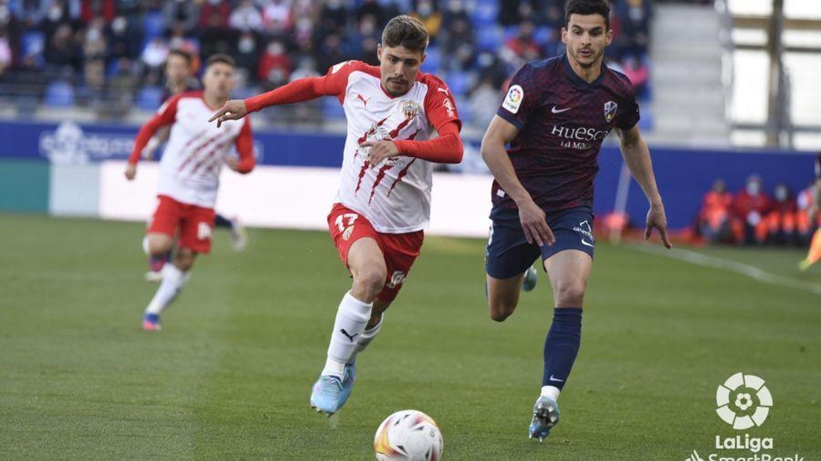 Pozo intenta marcharse de un contrario en velocidad