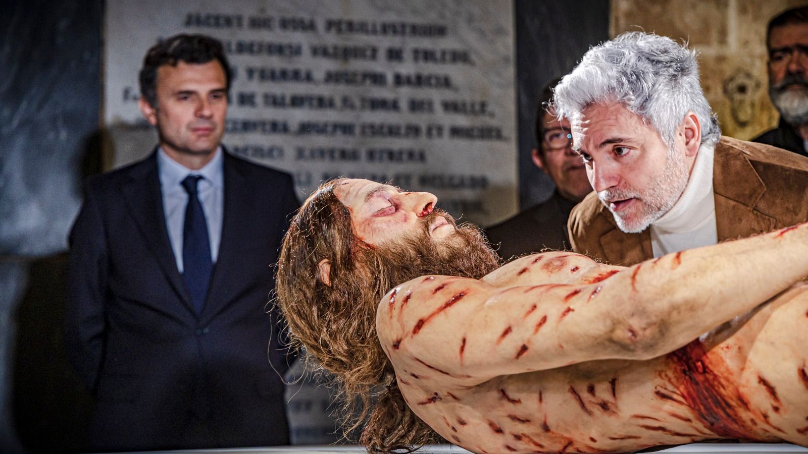 Imágenes de 'The Mistery Man', la impactante exposición en la Catedral de Cádiz con un Cristo hiperrealista