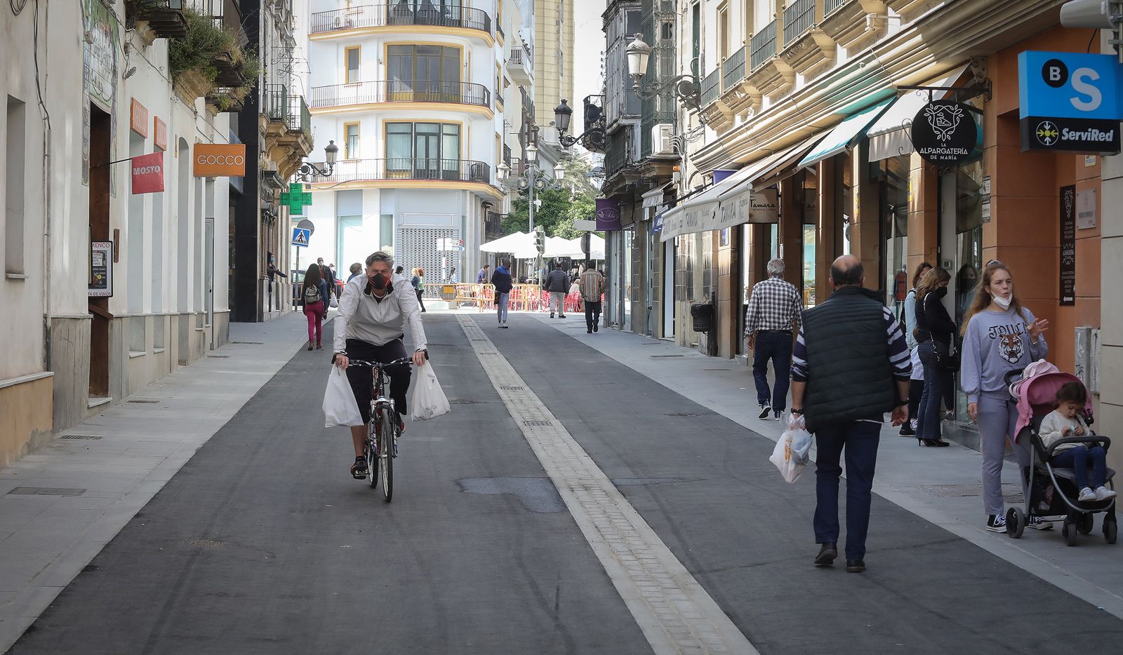 Así están quedando las calles del centro después de la guerra del adoquín