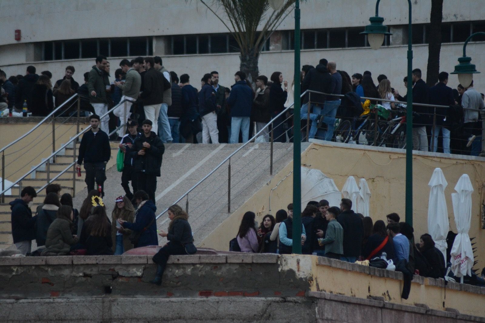 Botellón en La Caleta
