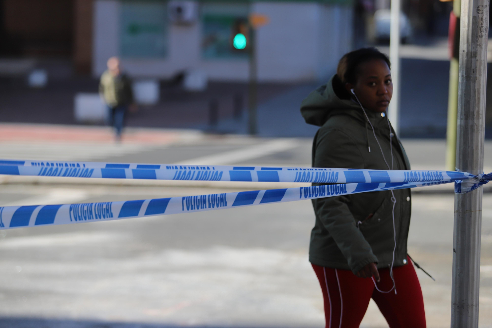 Imágenes del lugar del accidente que le costó la vida a una joven de 22 años en Fuerzas Armadas, Huelva