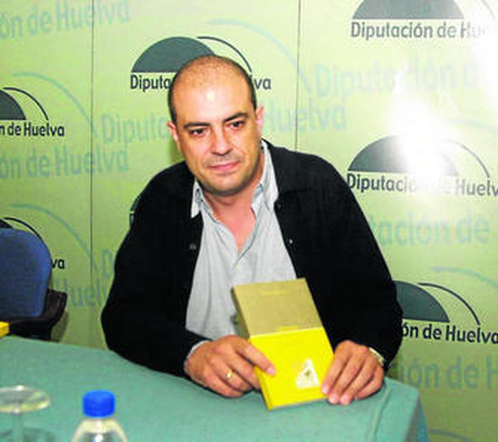 Eloy Navarro, en la presentación de una reedición de 'Gérmenes', de Pedro García Morales.