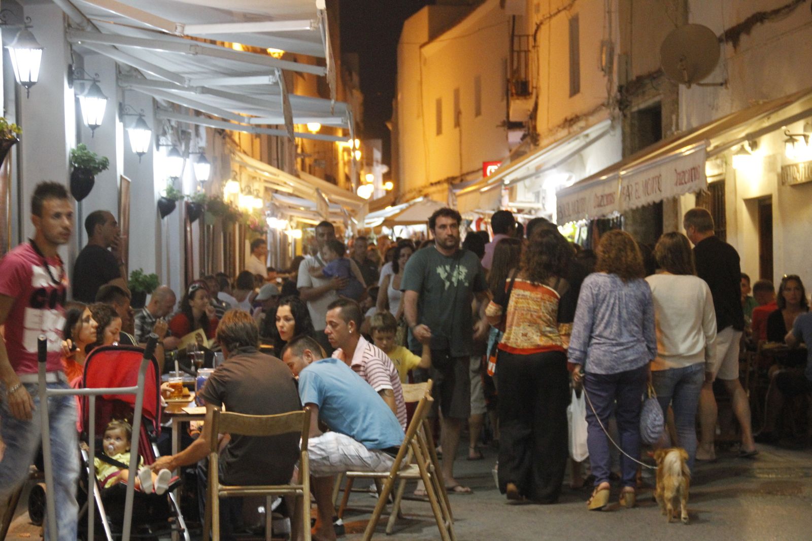 Ambiente pre-Covid en Conil