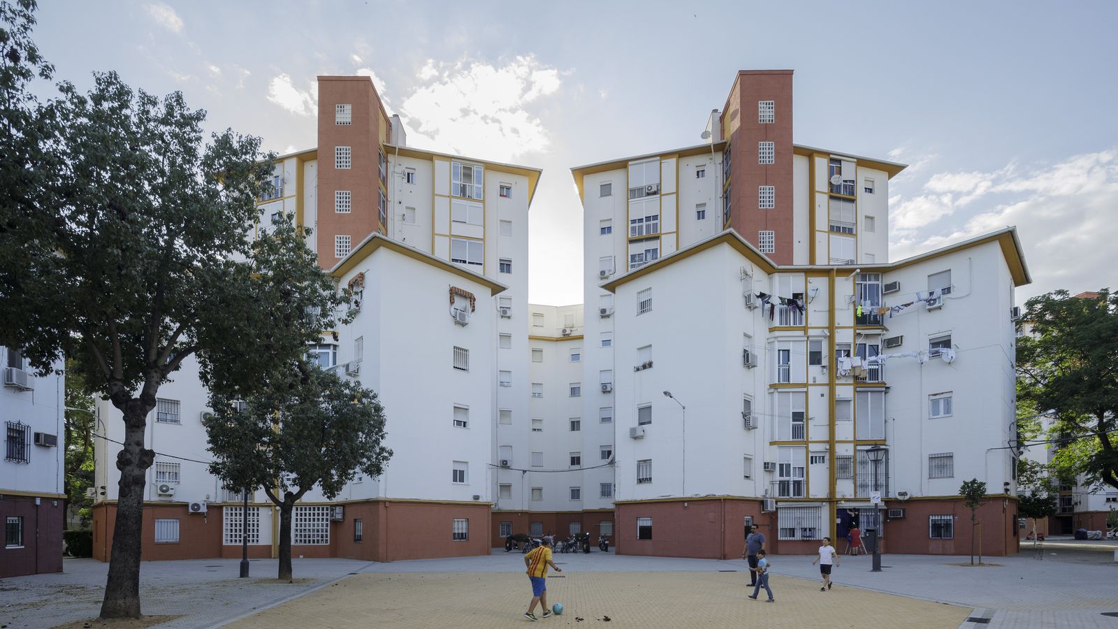La barriada cuenta con varias zonas de esparcimiento.
