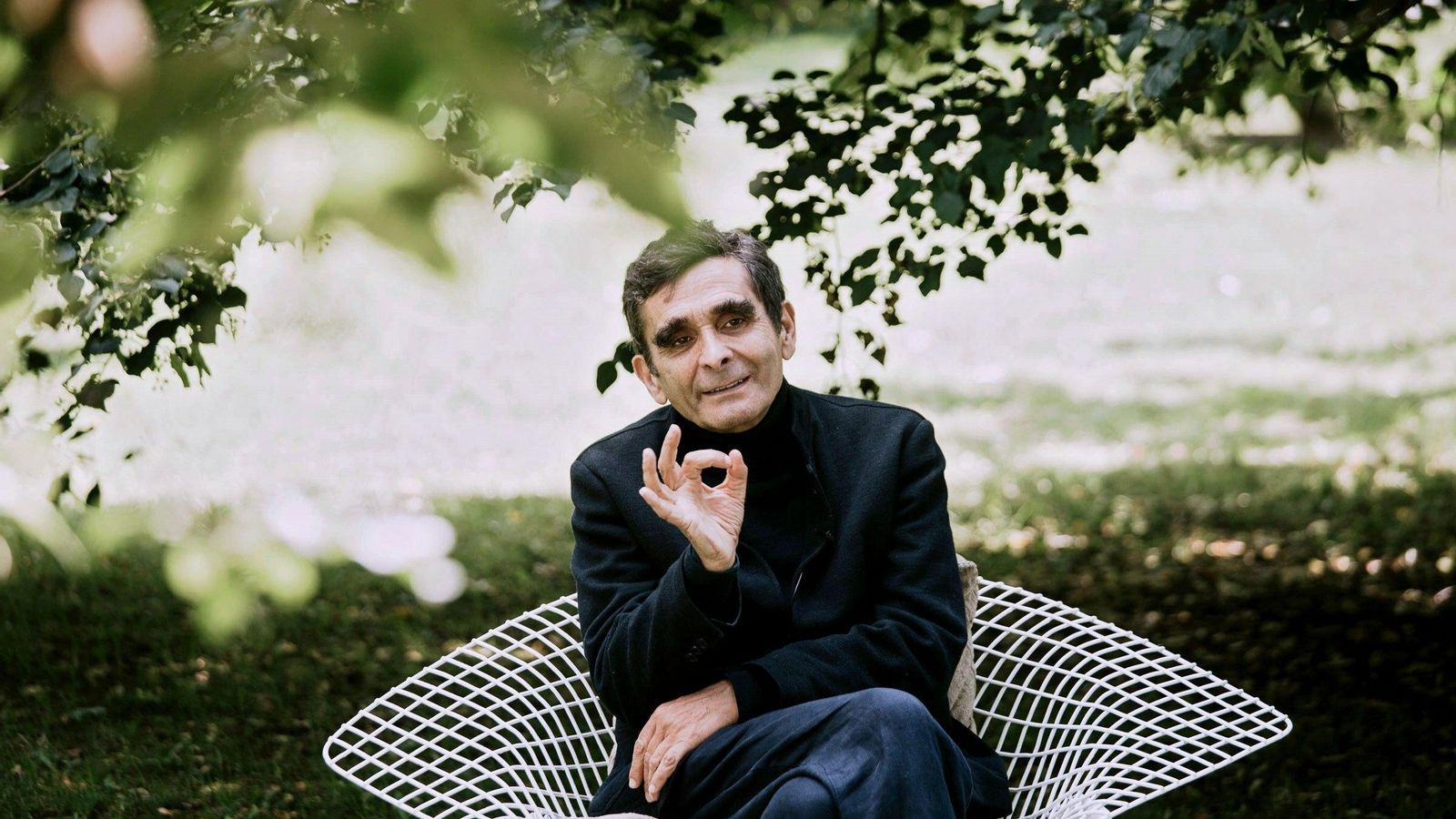 El diseñador ha sido galardonado con el Premio Nacional de Moda.