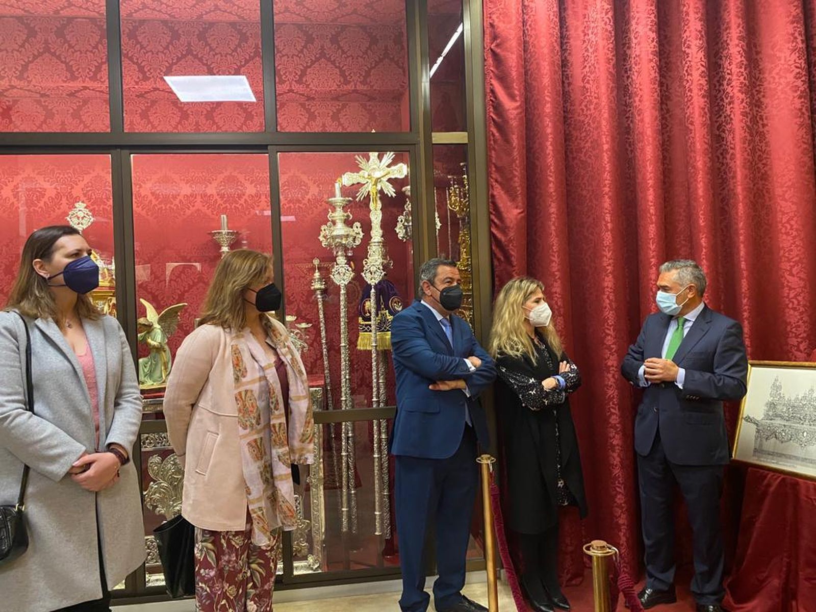 Visita de Ana Mestre con  representantes del PP isleño a la casa de Hermandad de Medinaceli.