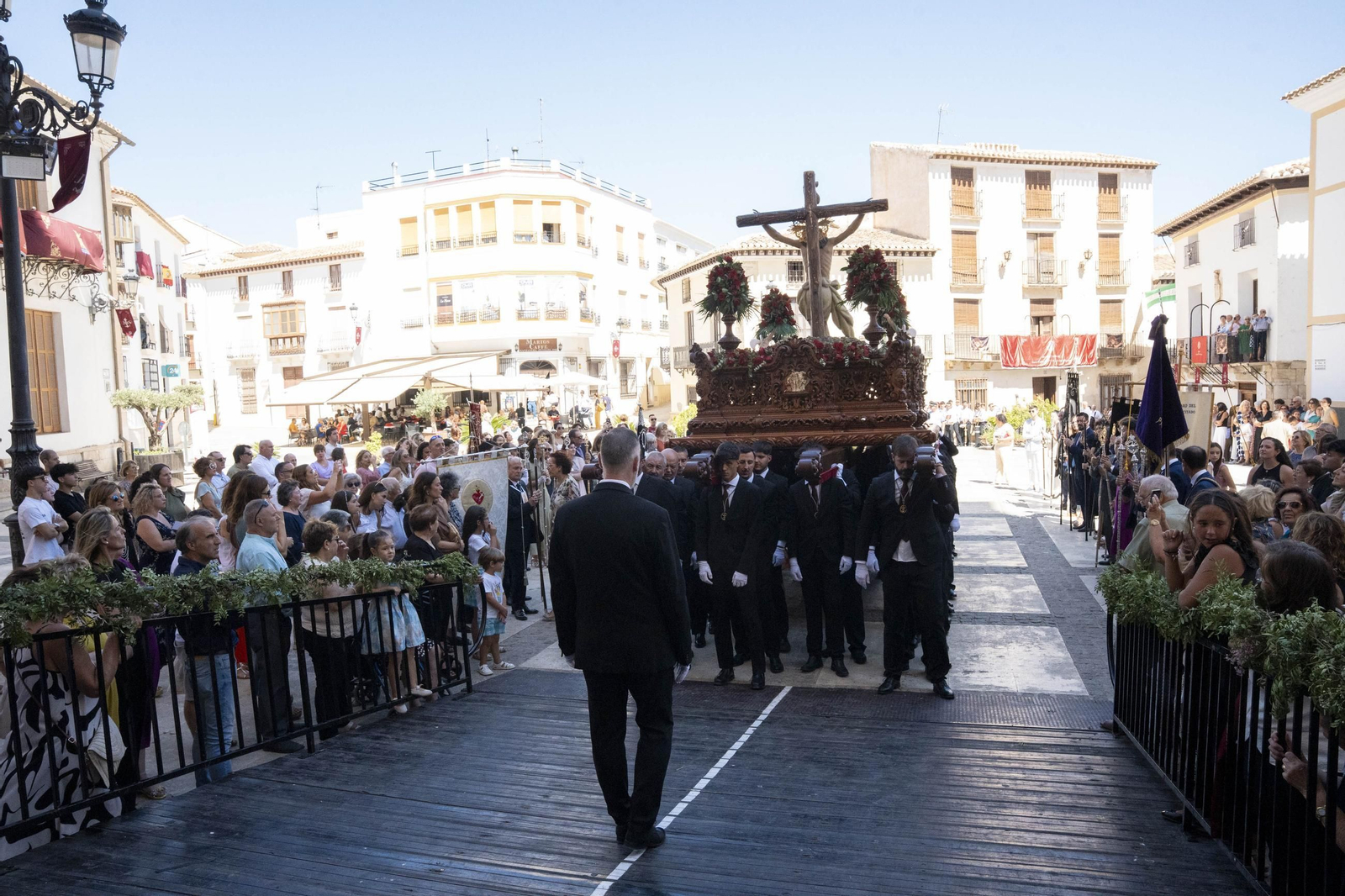 Eucaristía y procesión de Exaltación de la Cruz en la localidad de Vélez-Rubio